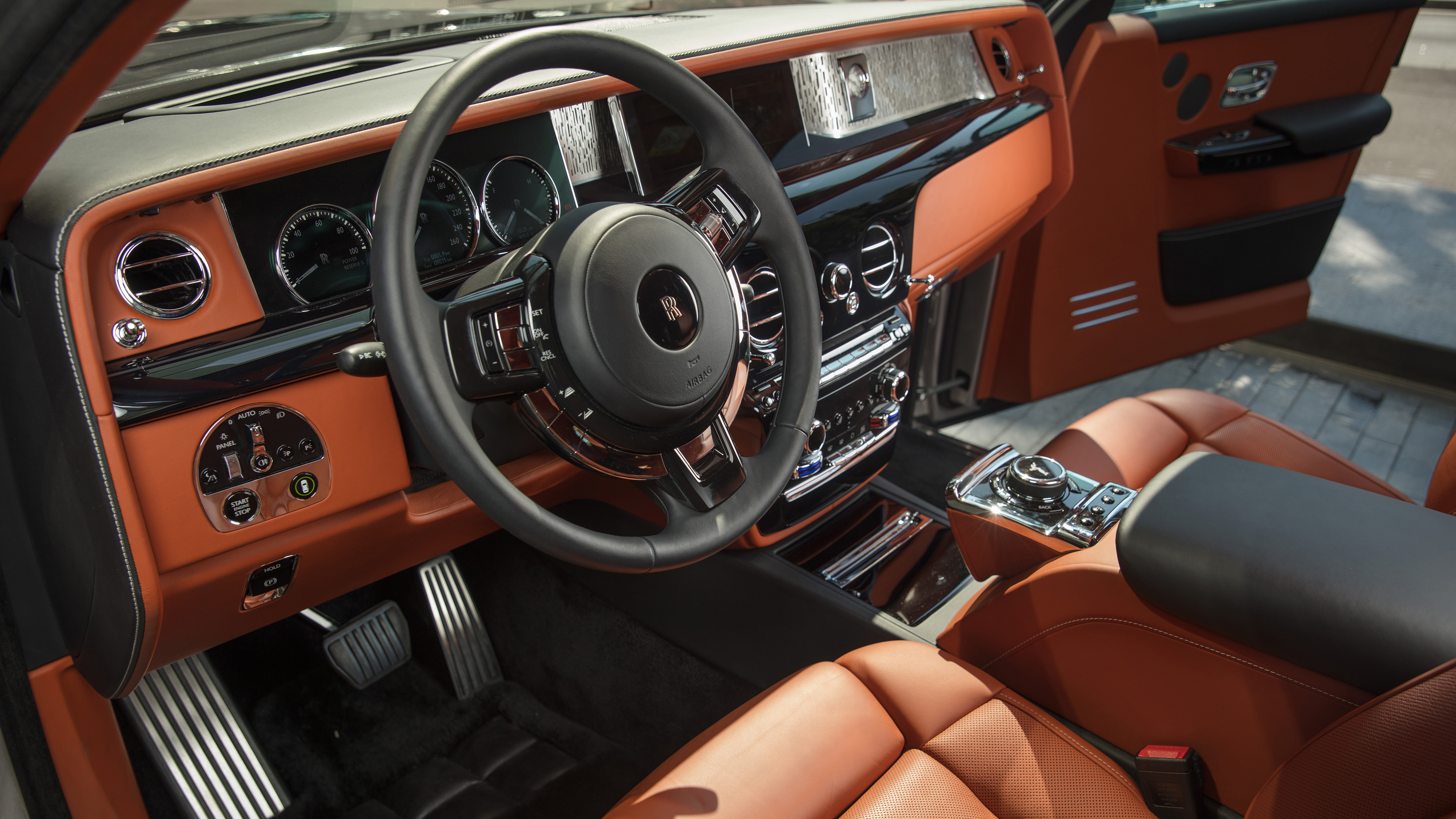rolls_royce_phantom_4k_interior-HD